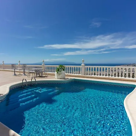 Sunny Villa
